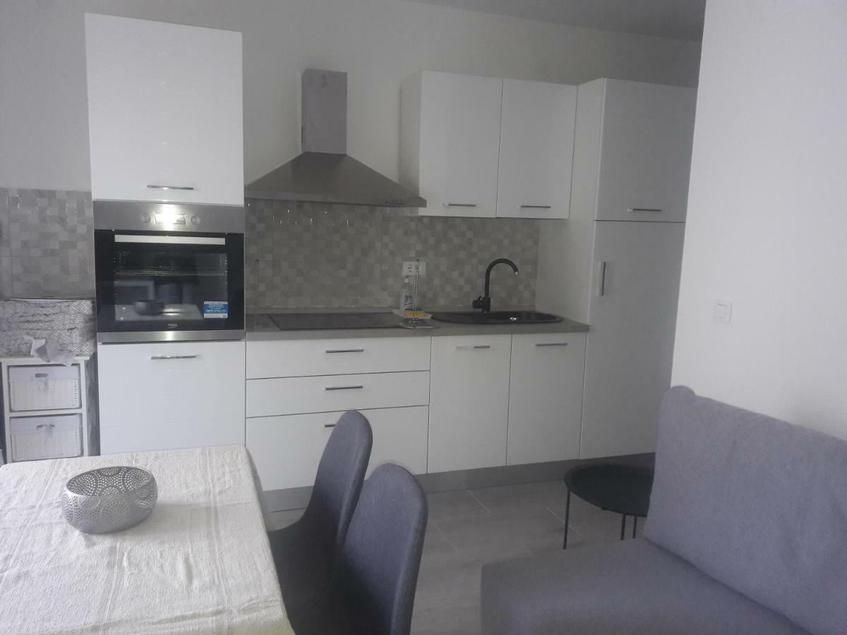 Apartment Tea 2 Primošten Exteriör bild