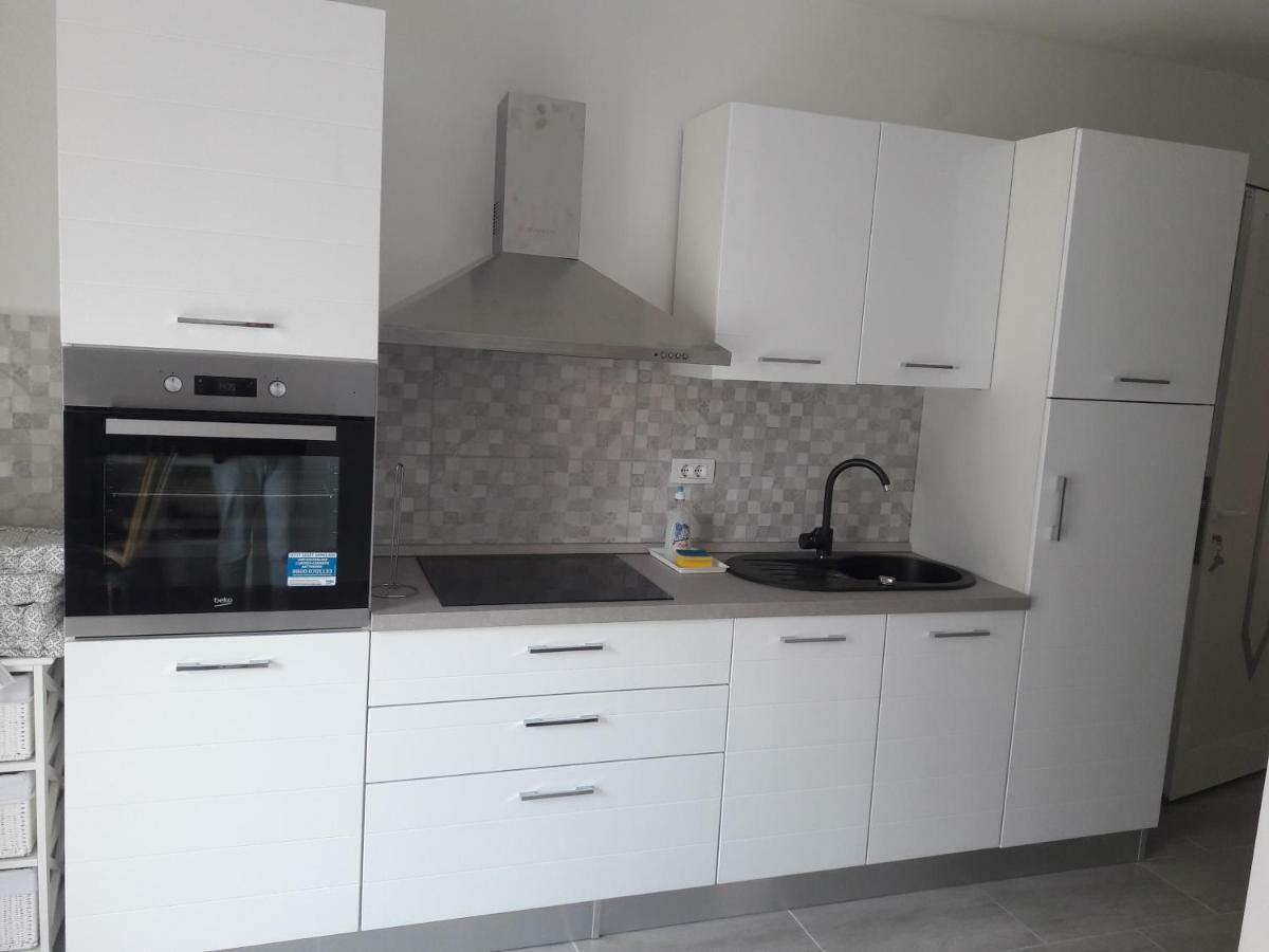 Apartment Tea 2 Primošten Exteriör bild